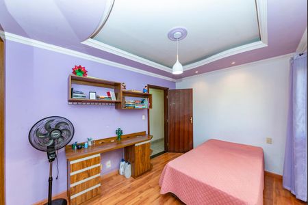 Casa à venda com 297m², 4 quartos e 4 vagasSuíte 2