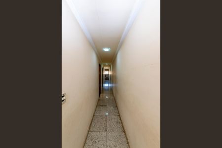 Casa à venda com 297m², 4 quartos e 4 vagasCorredor