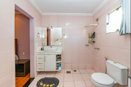 Casa à venda com 297m², 4 quartos e 4 vagasBanheiro da Suíte 1