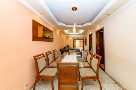 Casa à venda com 297m², 4 quartos e 4 vagasSala 1