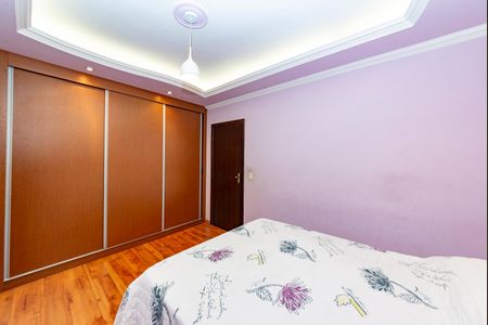 Casa à venda com 297m², 4 quartos e 4 vagasSuíte 1