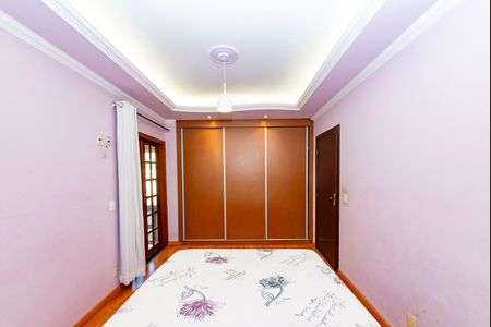 Casa à venda com 297m², 4 quartos e 4 vagasSuíte 1