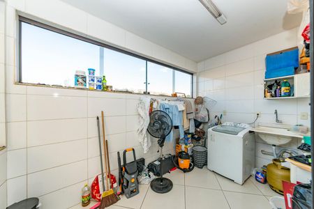 Casa à venda com 297m², 4 quartos e 4 vagasÁrea de Serviço