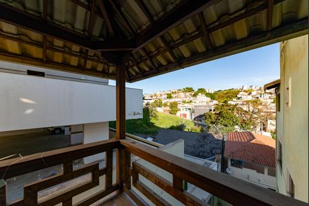 Casa à venda com 297m², 4 quartos e 4 vagasVaranda da Suíte 1