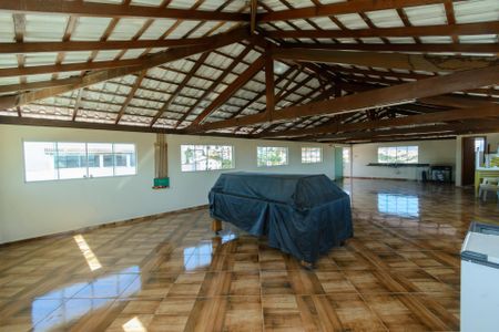 Casa à venda com 600m², 3 quartos e 7 vagas Casa à venda com 600m², 3 quartos e 7 vagasTerraço