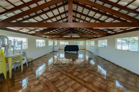 Casa à venda com 600m², 3 quartos e 7 vagas Casa à venda com 600m², 3 quartos e 7 vagasTerraço