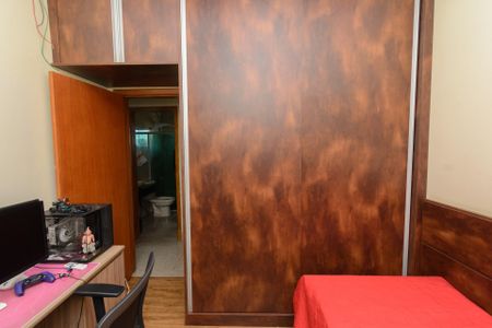 Casa à venda com 600m², 3 quartos e 7 vagas Casa à venda com 600m², 3 quartos e 7 vagasQuarto 1