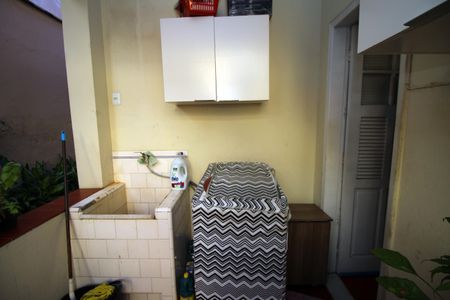 Casa à venda com 200m², 4 quartos e 1 vagaÁrea de Serviço