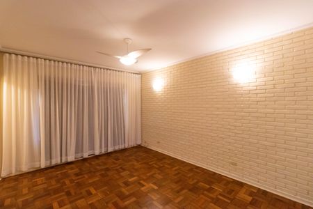 Casa à venda com 260m², 4 quartos e 2 vagas Casa à venda com 260m², 4 quartos e 2 vagasSalas