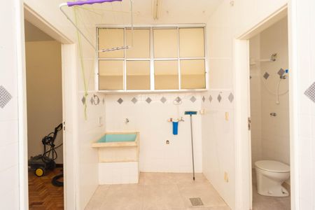 Casa à venda com 260m², 4 quartos e 2 vagas Casa à venda com 260m², 4 quartos e 2 vagasÁrea de Serviço