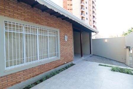 Casa à venda com 260m², 4 quartos e 2 vagas Casa à venda com 260m², 4 quartos e 2 vagasQuintal