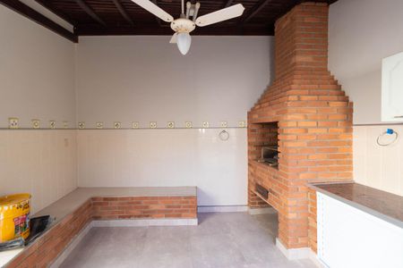 Casa à venda com 260m², 4 quartos e 2 vagas Casa à venda com 260m², 4 quartos e 2 vagasChurrasqueira