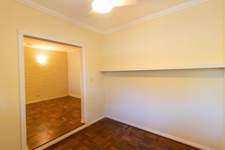 Casa à venda com 260m², 4 quartos e 2 vagas Casa à venda com 260m², 4 quartos e 2 vagasSala