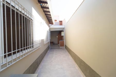 Casa à venda com 260m², 4 quartos e 2 vagas Casa à venda com 260m², 4 quartos e 2 vagasCorredor Externo