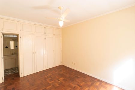 Casa à venda com 260m², 4 quartos e 2 vagas Casa à venda com 260m², 4 quartos e 2 vagasSuíte