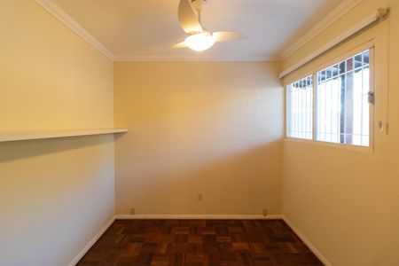 Casa à venda com 260m², 4 quartos e 2 vagas Casa à venda com 260m², 4 quartos e 2 vagasSala