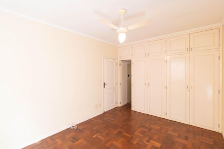 Casa à venda com 260m², 4 quartos e 2 vagas Casa à venda com 260m², 4 quartos e 2 vagasSuíte