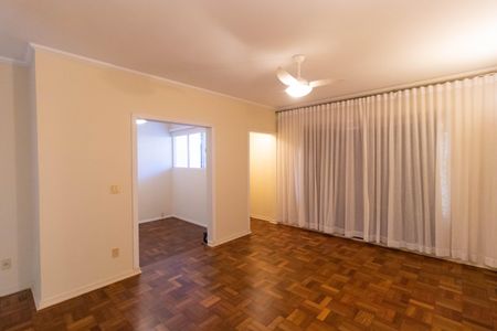 Casa à venda com 260m², 4 quartos e 2 vagas Casa à venda com 260m², 4 quartos e 2 vagasSala