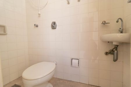 Casa à venda com 260m², 4 quartos e 2 vagas Casa à venda com 260m², 4 quartos e 2 vagasBanheiro da Edícula