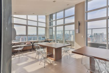 Studio para alugar com 31m², 1 quarto e 1 vaga Studio para alugar com 31m², 1 quarto e 1 vagaÁrea comum - Salão de festas