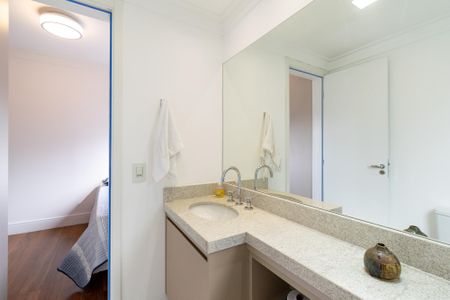 Apartamento à venda com 154m², 3 quartos e 2 vagas Apartamento à venda com 154m², 3 quartos e 2 vagasBanheiro da Suíte 2