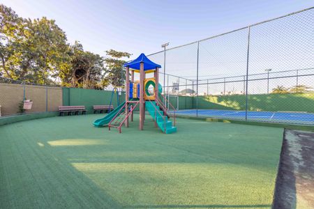 Casa de condomínio à venda com 270m², 4 quartos e 2 vagas Casa de condomínio à venda com 270m², 4 quartos e 2 vagasÁrea comum