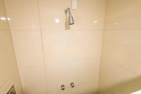 Casa de condomínio à venda com 270m², 4 quartos e 2 vagas Casa de condomínio à venda com 270m², 4 quartos e 2 vagasBanheiro da Suíte 1