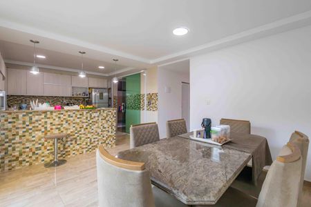 Casa de condomínio à venda com 270m², 4 quartos e 2 vagas Casa de condomínio à venda com 270m², 4 quartos e 2 vagasCozinha