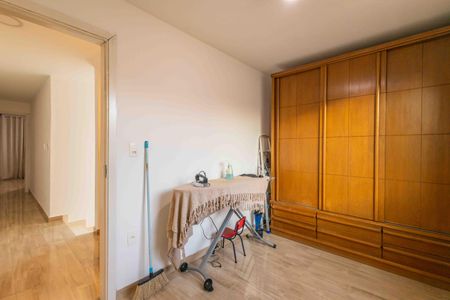 Casa de condomínio à venda com 270m², 4 quartos e 2 vagas Casa de condomínio à venda com 270m², 4 quartos e 2 vagasQuarto