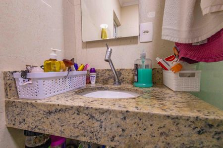 Casa de condomínio à venda com 270m², 4 quartos e 2 vagas Casa de condomínio à venda com 270m², 4 quartos e 2 vagasBanheiro Social