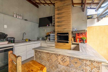 Casa de condomínio à venda com 270m², 4 quartos e 2 vagas Casa de condomínio à venda com 270m², 4 quartos e 2 vagasÁrea comum