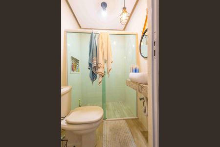 Casa de condomínio à venda com 270m², 4 quartos e 2 vagas Casa de condomínio à venda com 270m², 4 quartos e 2 vagasBanheiro da Suíte 2