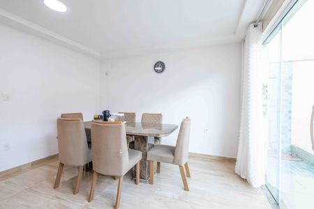 Casa de condomínio à venda com 270m², 4 quartos e 2 vagas Casa de condomínio à venda com 270m², 4 quartos e 2 vagasCozinha