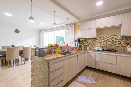 Casa de condomínio à venda com 270m², 4 quartos e 2 vagas Casa de condomínio à venda com 270m², 4 quartos e 2 vagasCozinha