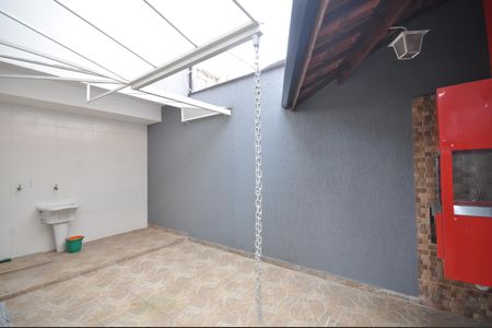Casa à venda com 101m², 2 quartos e 2 vagasQuintal