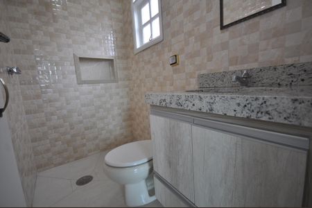 Casa à venda com 101m², 2 quartos e 2 vagasBanheiro da Suíte 1