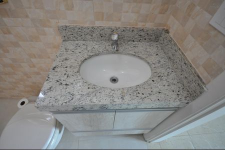 Casa à venda com 101m², 2 quartos e 2 vagasBanheiro da Suíte 1