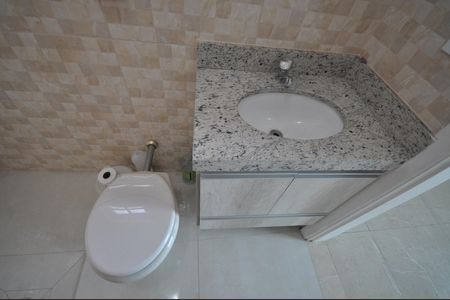 Casa à venda com 101m², 2 quartos e 2 vagasBanheiro da Suíte 1