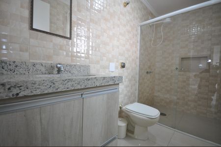 Casa à venda com 101m², 2 quartos e 2 vagasBanheiro da Suíte 2