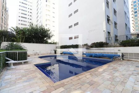 Apartamento à venda com 124m², 3 quartos e 2 vagas Apartamento à venda com 124m², 3 quartos e 2 vagasÁrea comum - Piscina