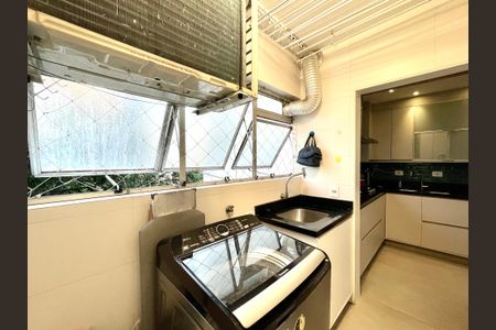 Apartamento à venda com 124m², 3 quartos e 2 vagas Apartamento à venda com 124m², 3 quartos e 2 vagasÁrea de Serviço