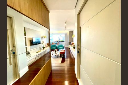 Apartamento à venda com 124m², 3 quartos e 2 vagas Apartamento à venda com 124m², 3 quartos e 2 vagasSala