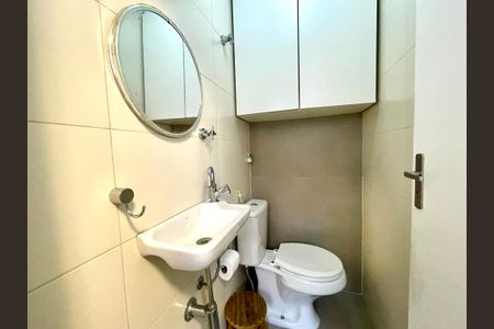 Apartamento à venda com 124m², 3 quartos e 2 vagas Apartamento à venda com 124m², 3 quartos e 2 vagasBanheiro de serviço