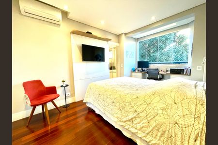 Apartamento à venda com 124m², 3 quartos e 2 vagas Apartamento à venda com 124m², 3 quartos e 2 vagasSuíte