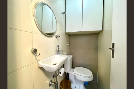 Apartamento à venda com 124m², 3 quartos e 2 vagas Apartamento à venda com 124m², 3 quartos e 2 vagasBanheiro de serviço