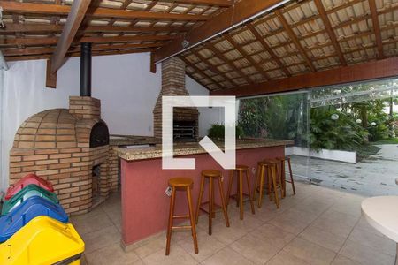 Apartamento à venda com 124m², 3 quartos e 2 vagas Apartamento à venda com 124m², 3 quartos e 2 vagasÁrea comum - Churrasqueira