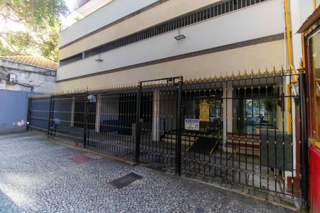 Apartamento à venda com 70m², 2 quartos e 1 vaga Apartamento à venda com 70m², 2 quartos e 1 vagaFachada