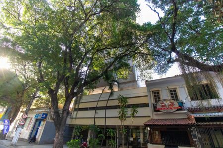 Apartamento à venda com 70m², 2 quartos e 1 vaga Apartamento à venda com 70m², 2 quartos e 1 vagaFachada