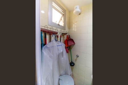 Apartamento à venda com 70m², 2 quartos e 1 vaga Apartamento à venda com 70m², 2 quartos e 1 vagaBanheiro de serviço