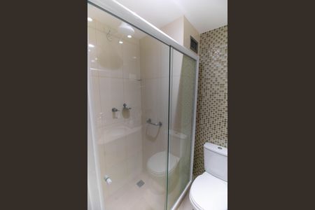 Apartamento à venda com 70m², 2 quartos e 1 vaga Apartamento à venda com 70m², 2 quartos e 1 vagaBanheiro Social